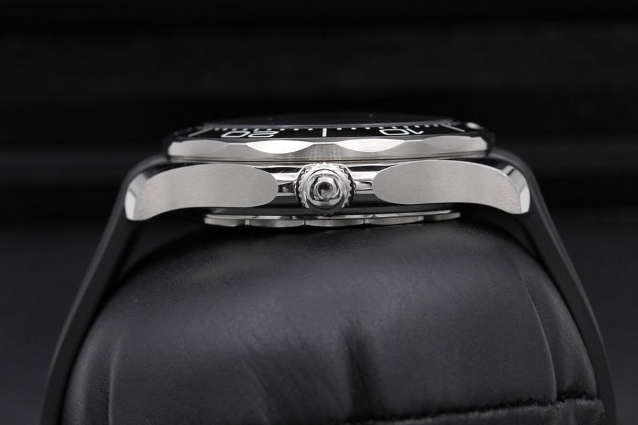 Omega Seamaster Diver 300m 210.32.42.20.01.001